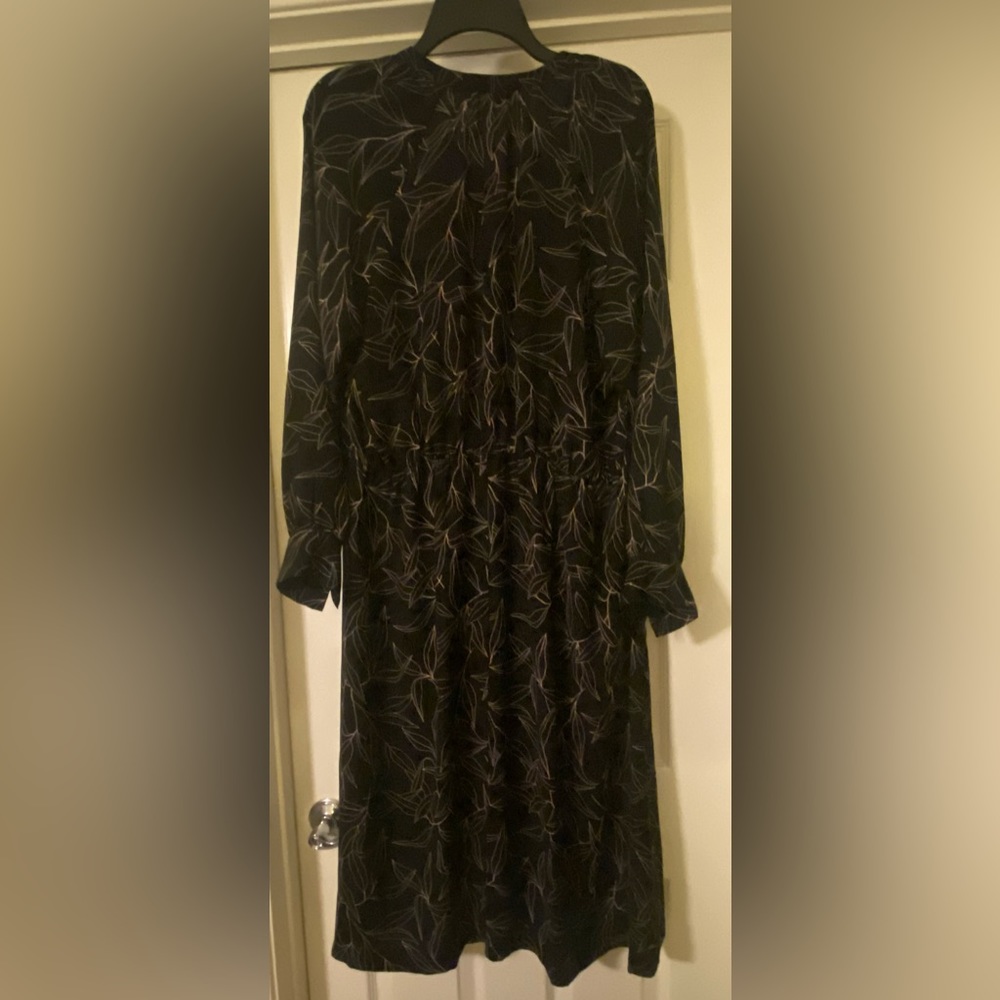 Excellent condition/never worn. Long sleeved and button up dress in front. - Picture 6 of 7